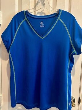 Jofit Blue V neck Raglan Sleeve Top with Green Trim XL